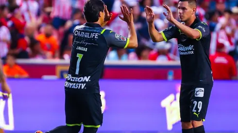 Macías fue figura en Salt Lake City con un doblete para la victoria de Chivas