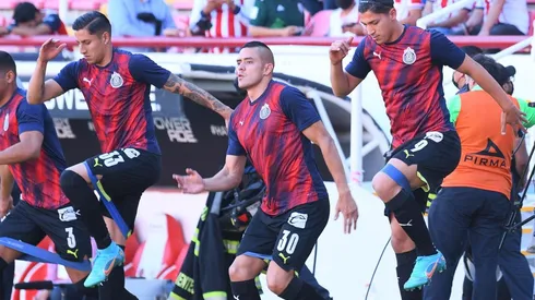 El jugador de Chivas que no vería mal salir de la institución