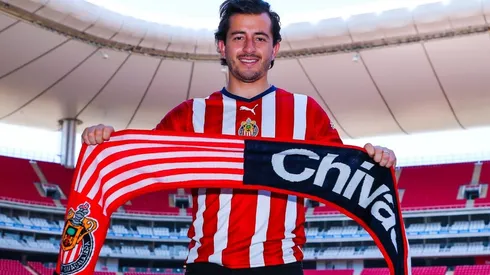 Chivas se blindó con un contrato especial para Alan Mozo