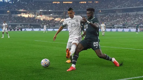 Roberto Alvarado se quedaría fuera de la convocatoria mexicana para este duelo ante Uruguay