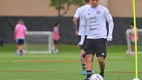 Fernando Beltrán, junto a Roberto Alvarado y Alexis Vega forman el trío rojiblanco en la Selección Mexicana