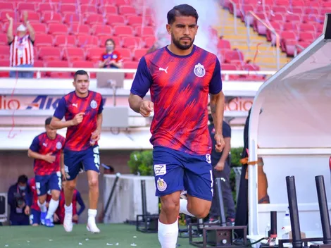 Flores y Ponce, operados con éxito en Chivas; Jiménez también está lesionado
