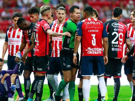 Afición de Chivas pierde la cabeza en el Clásico Tapatío 