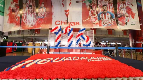 Chivas celebró su aniversario 116 junto a la afición y con un triunfo contundente sobre Pumas de la UNAM