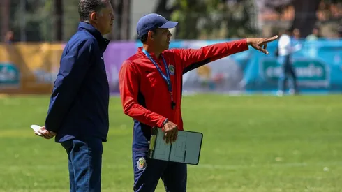 Peláez evitó hablar sobre la continuidad de Cadena en las Chivas