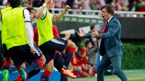 Almeyda espera blindar su ataque en Grecia con dos ex Chivas