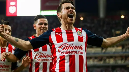 Angulo se ha ganado su titularidad a base de buen rendimiento y goles en Chivas