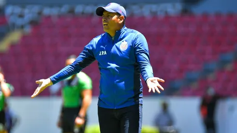 "Tenemos que tener bien los pies sobre la tierra"