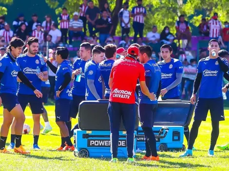 Macías y Flores entrenan con el grupo principal