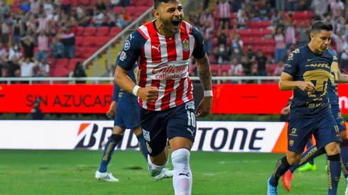 Alexis Vega inauguró el marcador frente a Pumas y asistió el segundo tanto