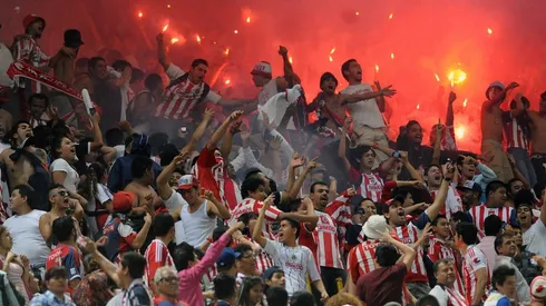 Barristas de Chivas también agredieron a periodistas