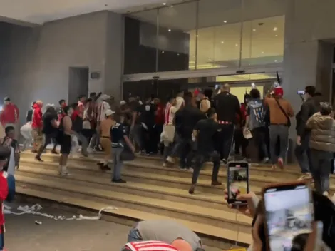 Aficionados quisieron golpear a jugadores de Chivas