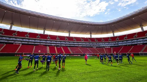 El plantel principal del Guadalajara cerró su preparación este martes en el Estadio Akron