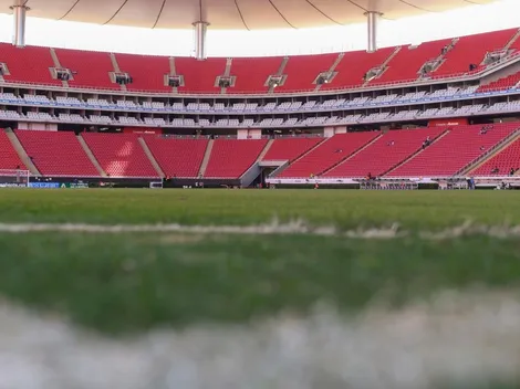 Sigue en pésimo estado el césped del Akron