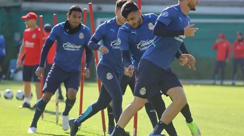 Vega se reportó finalmente a los entrenamientos de Chivas para visitar el sábado a Toluca