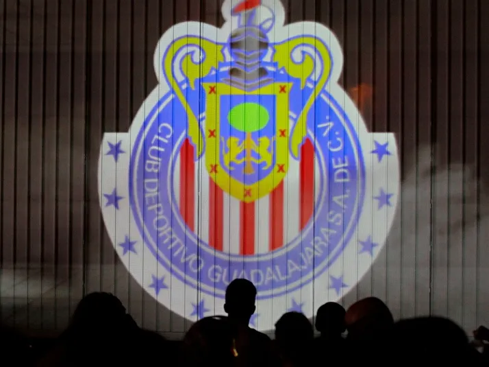 Muchos años después de salir y aún recuerda a Chivas