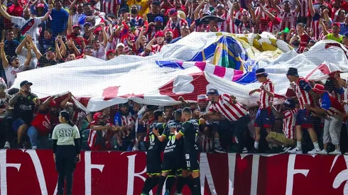 Cristian Calderón puso a Chivas en ventaja antes de la media hora del partido