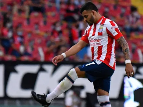 Chivas hace 'última jugada' para que Alexis Vega renueve