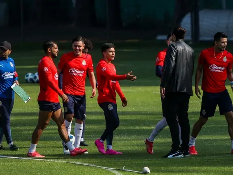 Amaury admitió su error con Higuera ante plantilla de Chivas