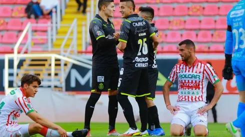 Ronaldo Cisneros vio acción en la pretemporada con las Chivas, pero muy poco en el Clausura 2022