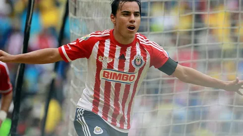 Omar Bravo logró en 2015 superar el registro histórico de "Chava" Reyes y es el máximo goleador en la historia de Chivas