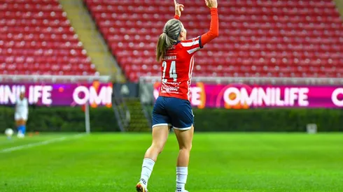 Licha celebra un gol (IMAGO 7)