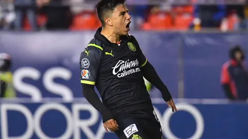 Beltrán celebra un gol con Chivas (IMAGO 7)