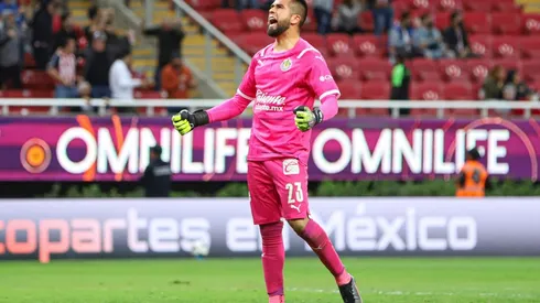 Jiménez celebra el triunfo de Chivas (JAM MEDIA)