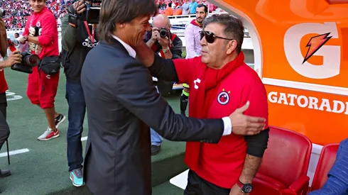 Reinoso y Almeyda se saludan (IMAGO 7)