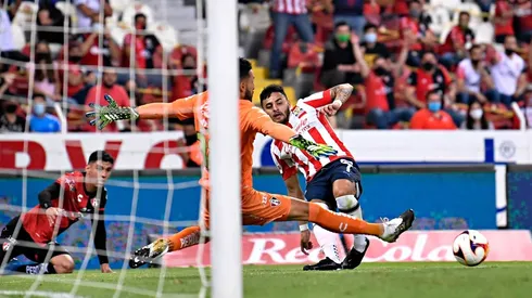 Alexis Vega en un Clásico Tapatío (IMAGO 7)