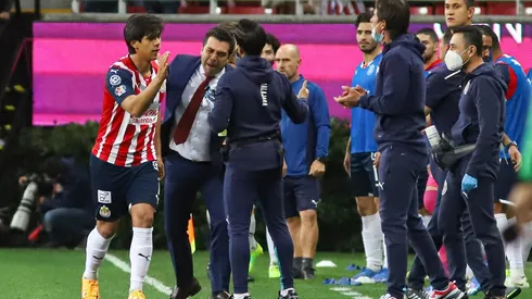 Macías celebra con Michel Leaño (JAM MEDIA)