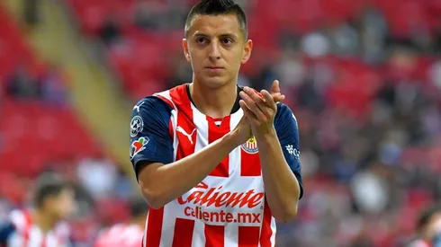 Roberto Alvarado aplaude tras el triunfo (IMAGO 7)