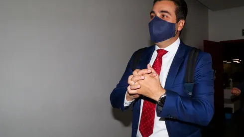 Michel Leaño a su llegada al Estadio Akron (IMAGO 7)