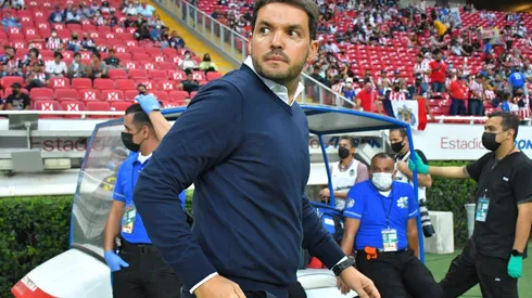 Se complica más el sueño por Nicolás Larcamón