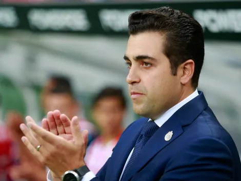 “Fuera Leaño” retumbó en el Akron