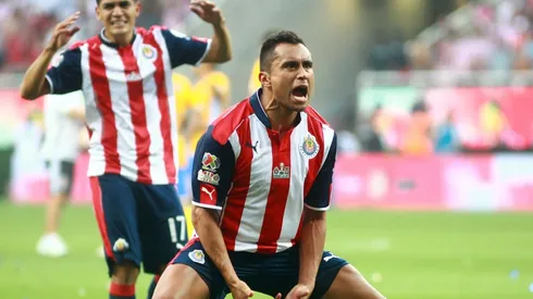 'Aris' Hernández celebra el título con Chivas (JAM MEDIA)