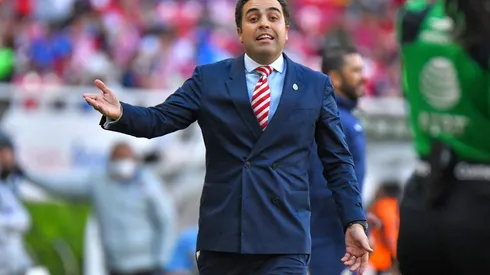 Michel Leaño reparte indicaciones (IMAGO 7)