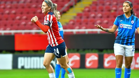 Alicia Cervantes guía a Chivas al triunfo sobre Cruz Azul 