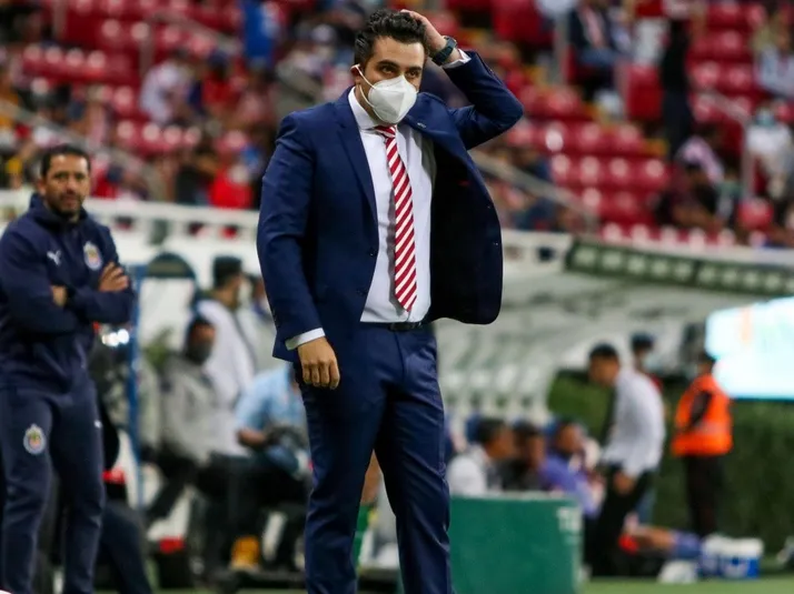 "En su vida ha pateado una pelota y ahora es el entrenador del club más importante de México'”