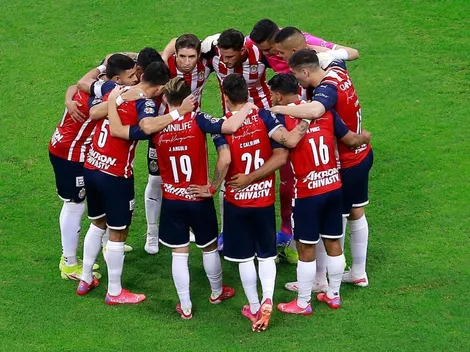 Chivas sorprende con alineación ante Gallos