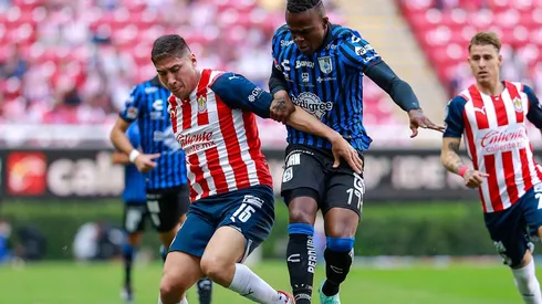 Chivas perdona a Gallos y se conforma con el empate