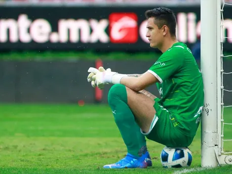 Histórico de Chivas sale en defensa de Raúl Gudiño