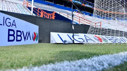 El césped del Estadio Hidalgo se mostró en condiciones irregulares