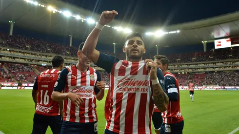 Chivas gana, gusta y golea