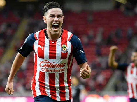 Espectaculares anotaciones de Chivas para golear 3-0 al Mazatlán al medio tiempo