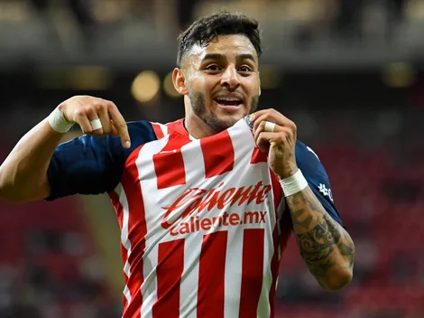 Alexis Vega celebra golazo con deseo de seguir en Chivas