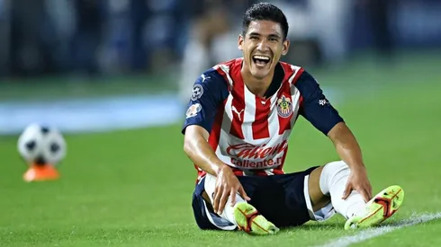 Antuna en un partido con Chivas