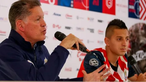 Ricardo Peláez en la conferencia de prensa de Alvarado