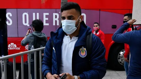 Alexis Vega tendría un pie fuera de Chivas