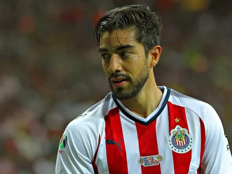 ¿Pizarro se bajaría el sueldo para venir a Chivas?
